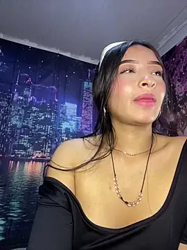 Webcam Model (Itze_Mua)  is live.Free join now!