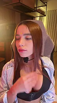 carolynnetrujillo (F young) - Enjoy the vibrations😉