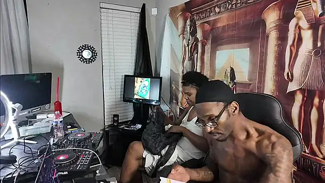 Triggerhappycj100 webcam