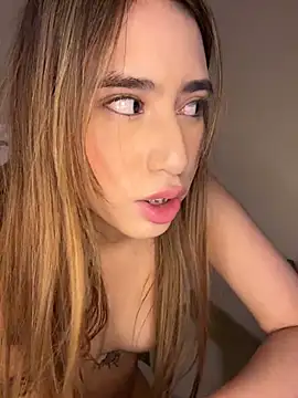 romyamo (F teen) - Fingers in pussy