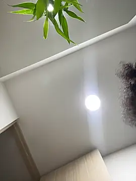 curlyierr (F young) - Show boobs