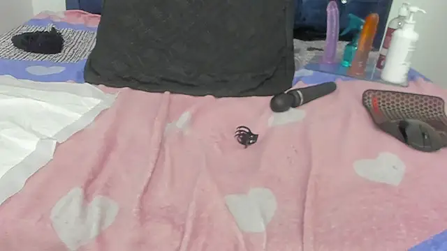 candy_big_tits18 - Candy_big_tits18's free webcam