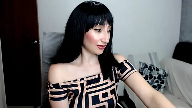 laura-pervert - Laura-pervert's free webcam