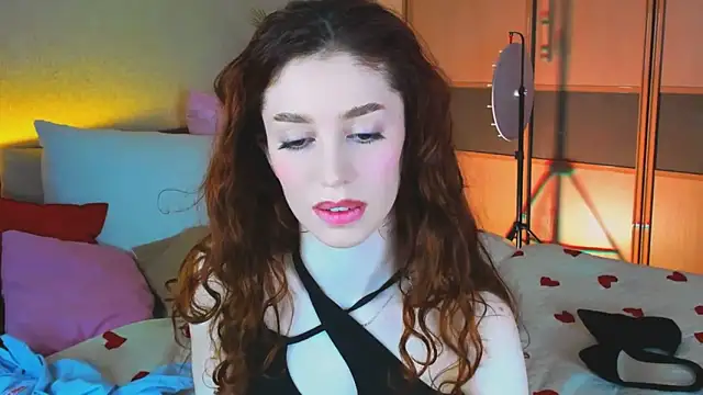 christinaconteeree - ChristinaConteeree's free webcam