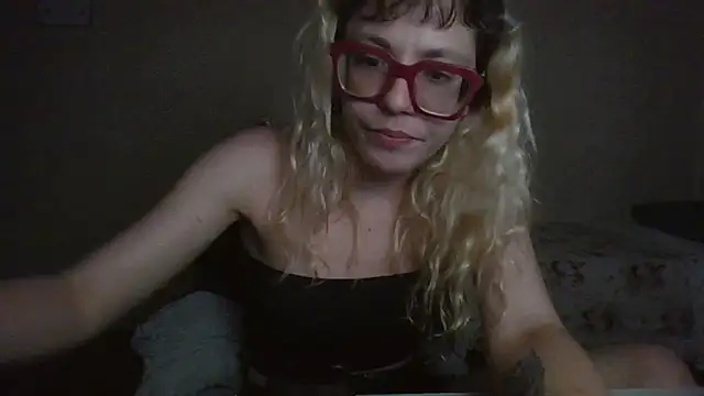 blondietami - BlondieTami's free webcam