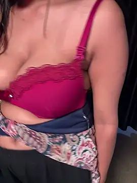 Webcam Model (Lucky_Flora)  is live.Free join now!