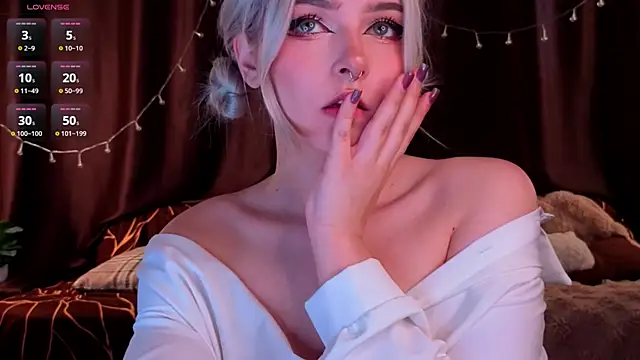 shynialice (F young) - Seductive tease tongue
