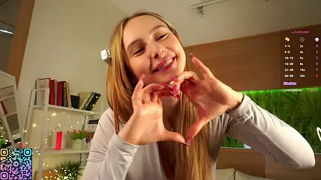 joelletasso (F teen) - Show bra color