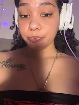 tastylolaaa - Tastylolaaa's free webcam