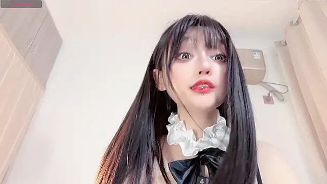 美女Yr_kitten_333在线直播