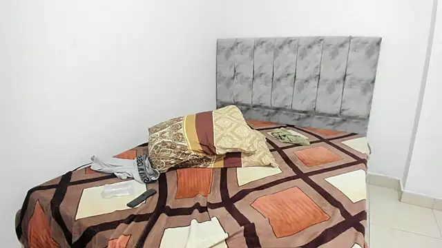 maykyboyx live sex cam