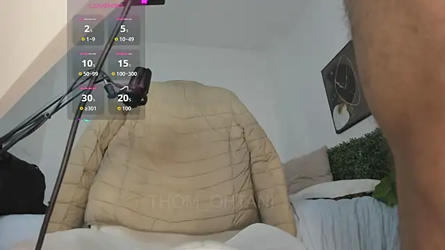 Thom_Ohtani live sex cam
