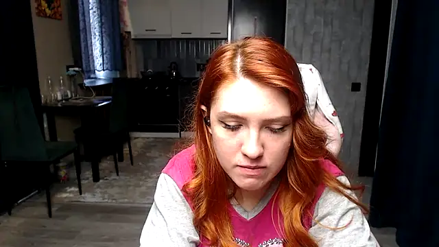 reginasmilee - Reginasmilee's free webcam - UK Sex Cams