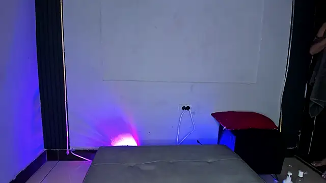 Threesome-no-mercy webcam