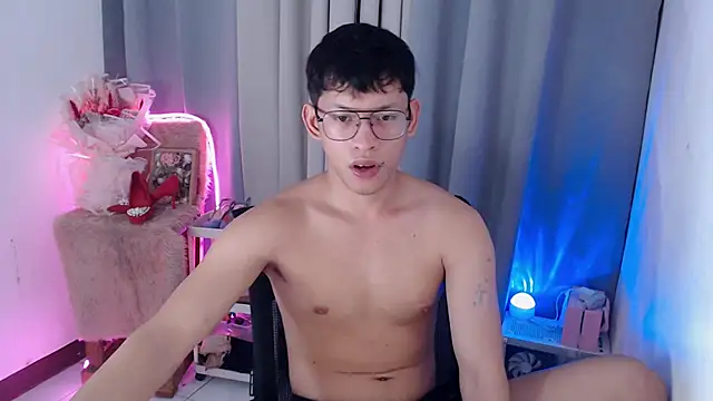 pinkcock_froi2305 live sex cam