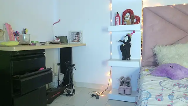 eva_sin18 live sex cam