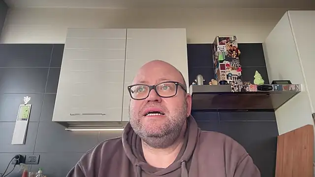 theitalianbear (Ask my age) - CUM AT GOAL OR IN PVT SHOW