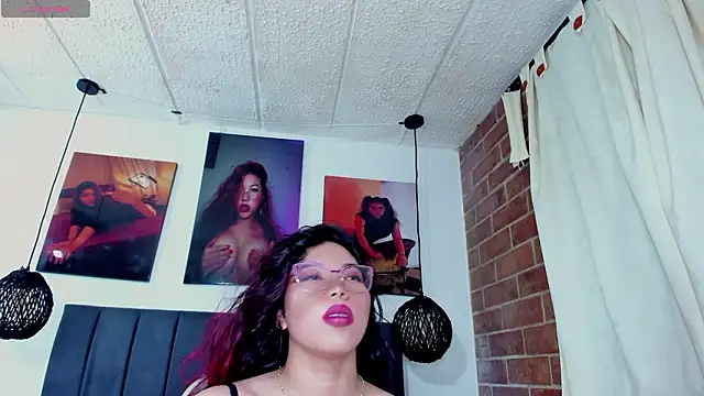 kyliejenner_hot - Kyliejenner_hot's free webcam