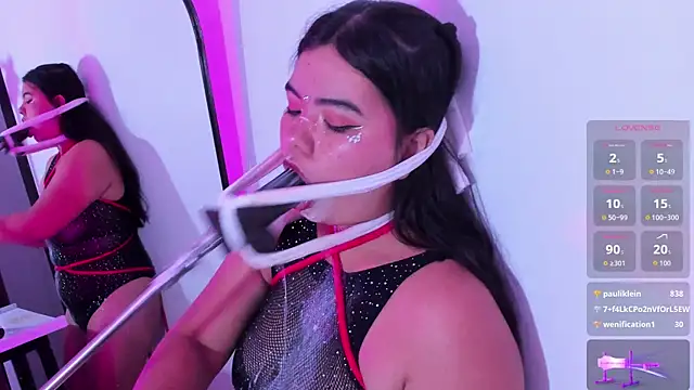 klhoe_boobs live sex cam