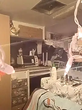 whitetrashdirtyslut webcam