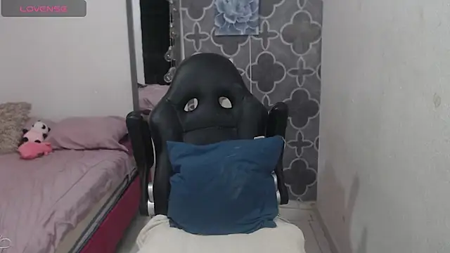 karamirror_ - Karamirror_'s free webcam