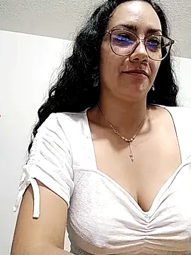 salma-sweet - Salma-sweet's free webcam - UK Sex Cams