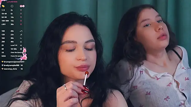 zofiasoshnik (G teen) - mmm French kiss😋🥰