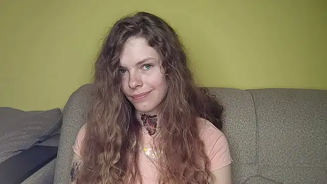 RayaNenlia live cam profile