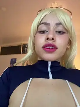 18_salo (F teen) - mostrar tetas