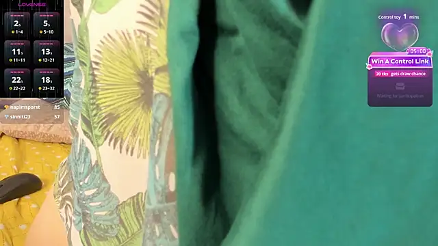 _azahaaraa_ (F milf) - Show my ass in doggy 🍑