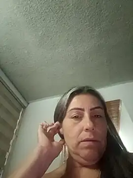 Webcam Model (maynor_1998)  is live.Free join now!