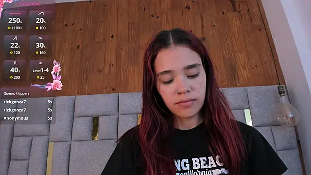 camilaa_smith_ (F teen) - footjob to my torso