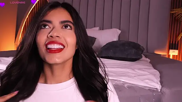 isabellax21 - Isabellax21's free webcam