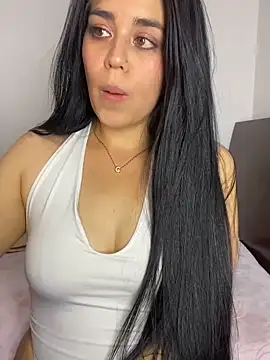 Webcam Model (sophyy_white)  is live.Free join now!