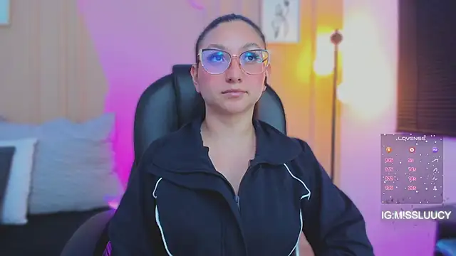 lucy_neil live sex cam