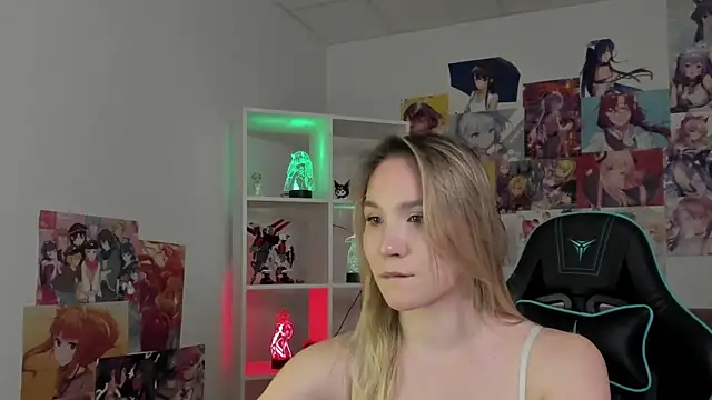 elaravoltage - ElaraVoltage's free webcam