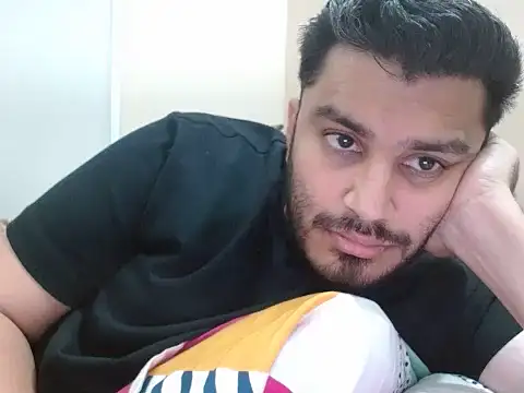 robintoit (M young) - 1000 token to  dick open