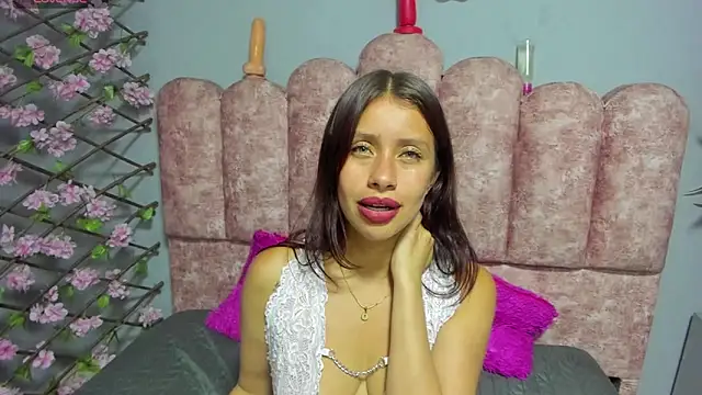 cloyks (F young) - squirt in public 😈💦