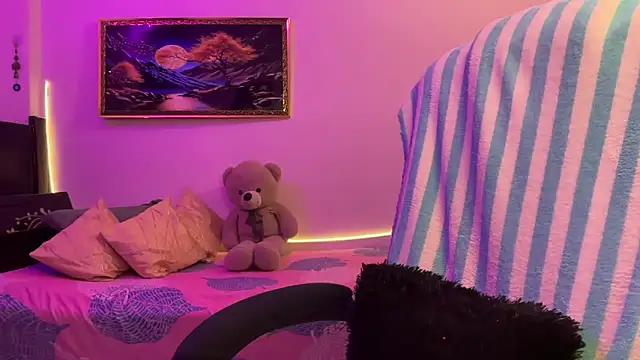 sweet_queen6 (F young) - 20 paddle spank on ass