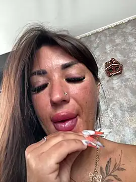 RuslanaXX live sex cam