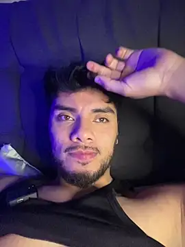 kryzthian_olrox - Kryzthian_Olrox's free webcam - UK Sex Cams