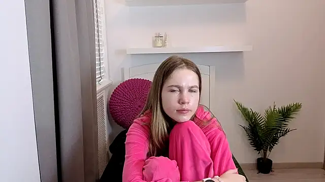 just_l0ve_me - Just_L0VE_me's free webcam - UK Sex Cams