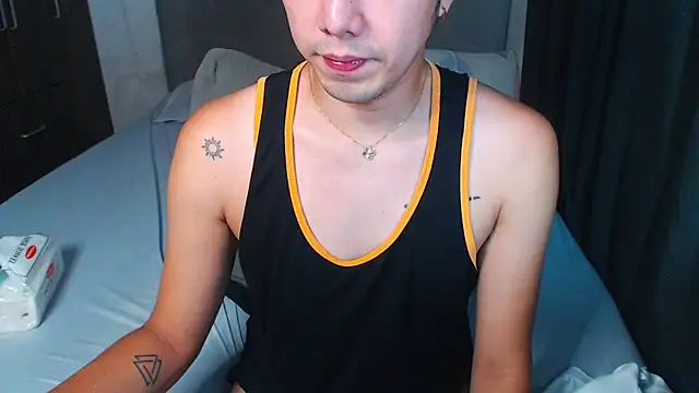 addictiveboi (M young) - Public cumshow!