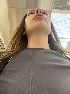 leiamood (F young) - Two fingers in pussy