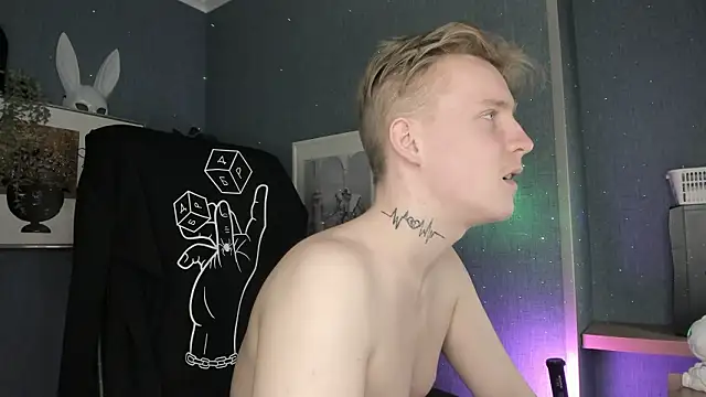 AlexxSweet live sex cam