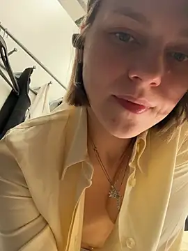 Webcam Model (ValenciaShock)  is live.Free join now!