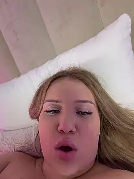 KilianaNoir live sex cam