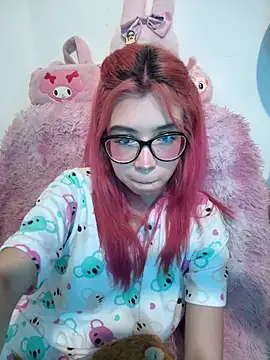 Webcam Model (Valen-Foxx1)  is live.Free join now!