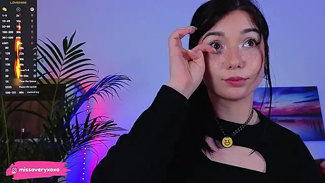 Avery-- live cam profile