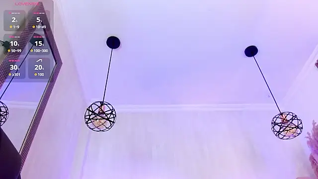 amara_davis1 (F young) - show tits + oil